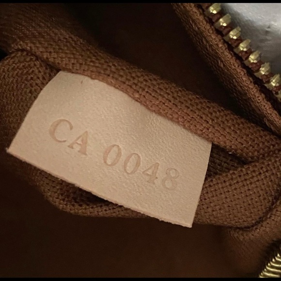 Louis Vuitton Vertical Batignolle MM - Picture 5 of 7